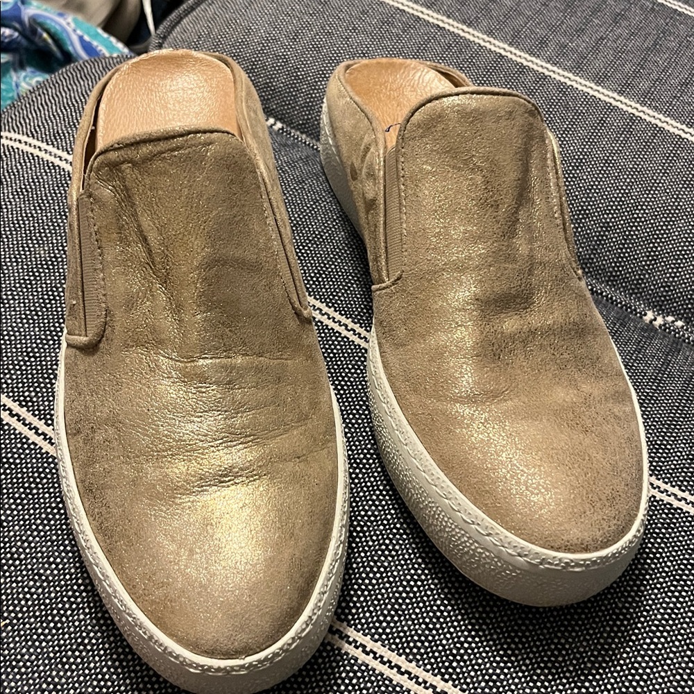 Ilse Jacobsen beautiful gold slip on sneakers.great condition